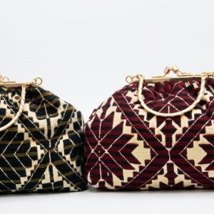 P-121Bolsa emboquillada con asa redonda lisa con trenzado.